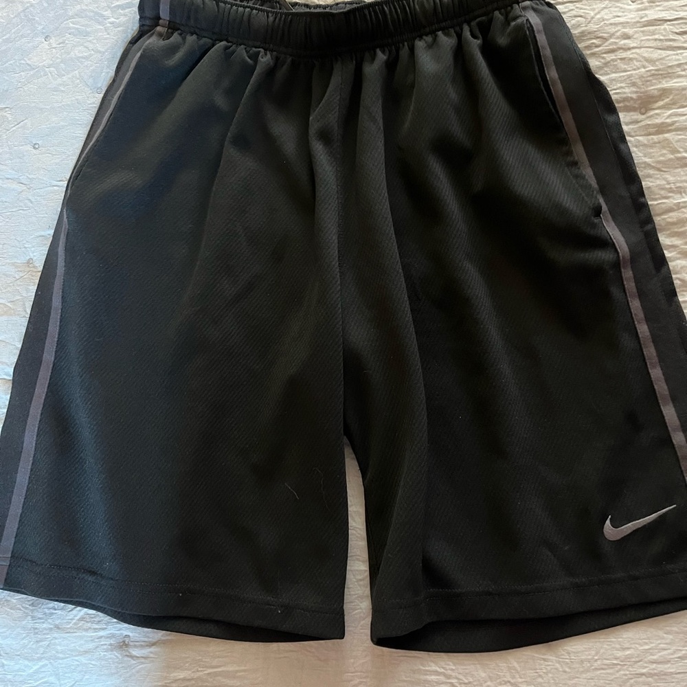 Nike Black Athletic Shorts Lightweight Performance - Picture 2 of 4